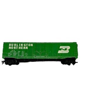 Tyco Freight Car Burlington Northern HO Scale Toy Railroad Train GREEN